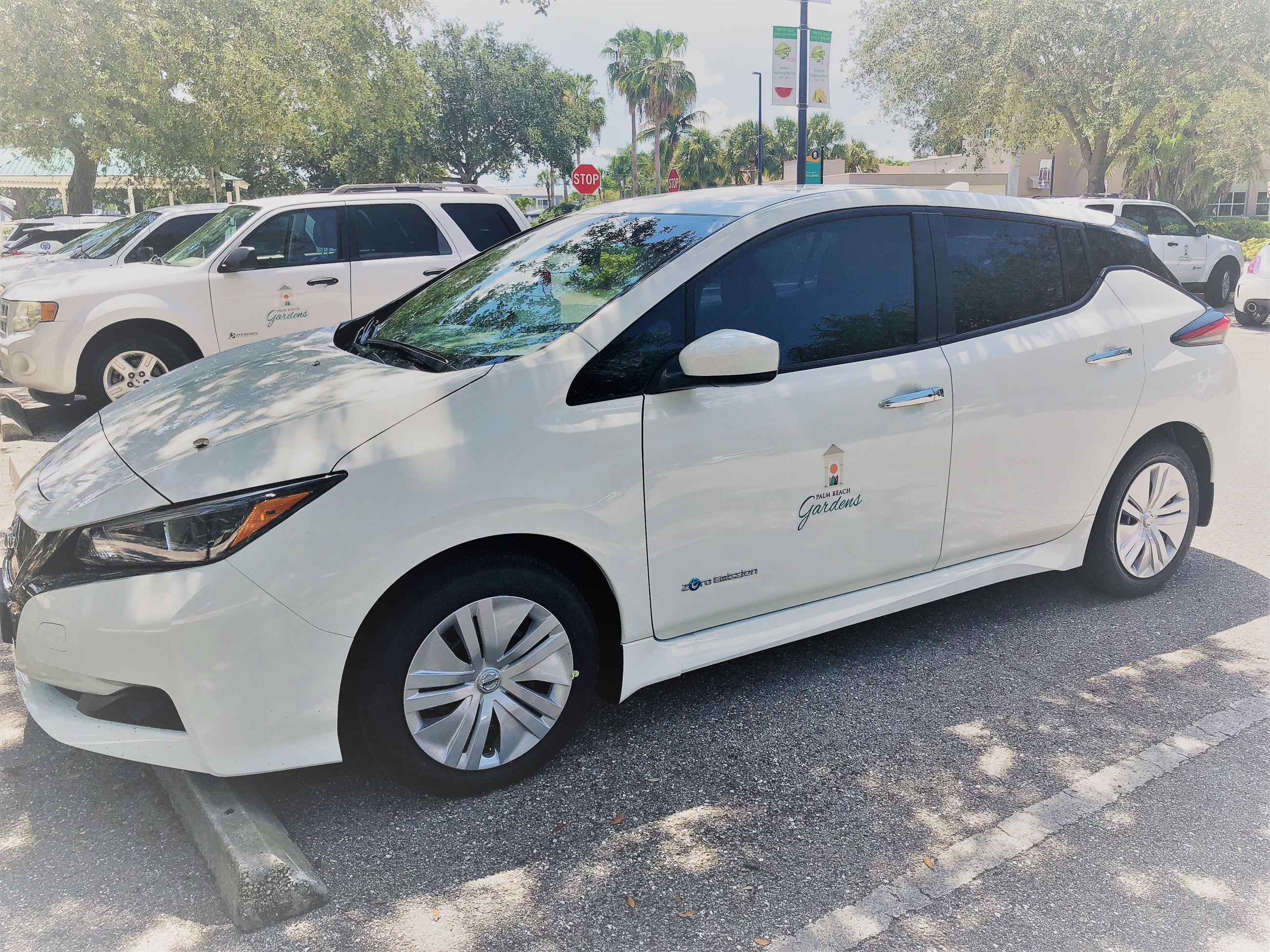Nissan Leaf electric car parked at City Hall